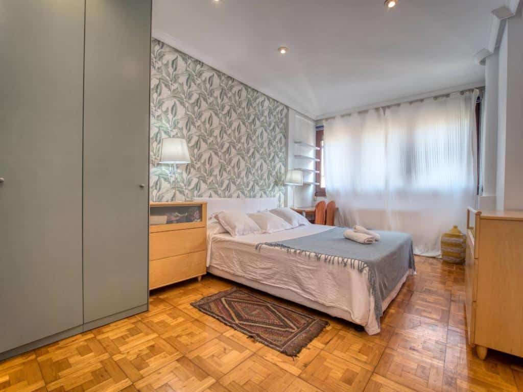 piso gros zurriola beach (1)